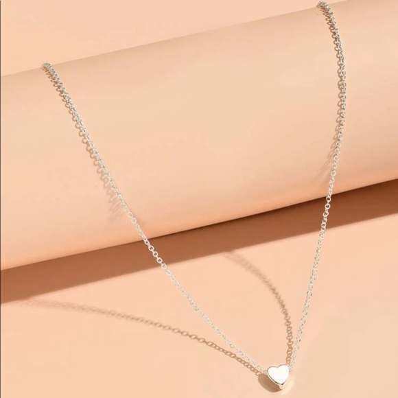 dainty silver heart decor necklace - Picture 3 of 4